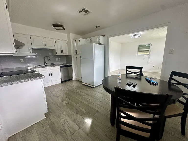 1752 Diane Dr — Photo 12