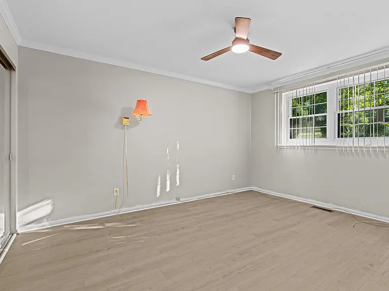 211 Crocker Dr #1-B — Photo 17