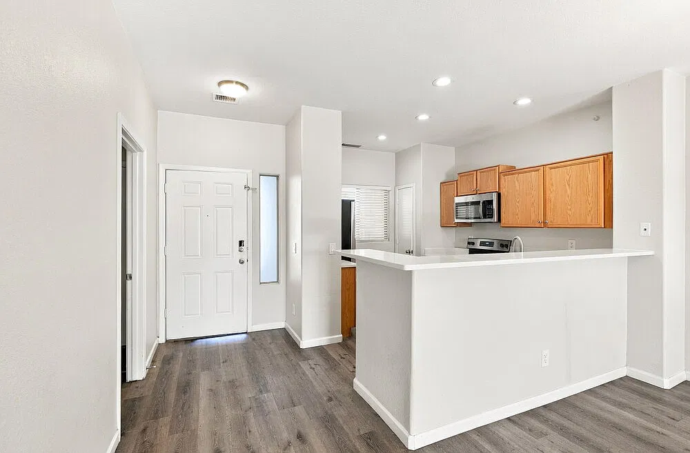 3 bed, 2.0 bath, 1238 sqft, $1,645 — Photo 4