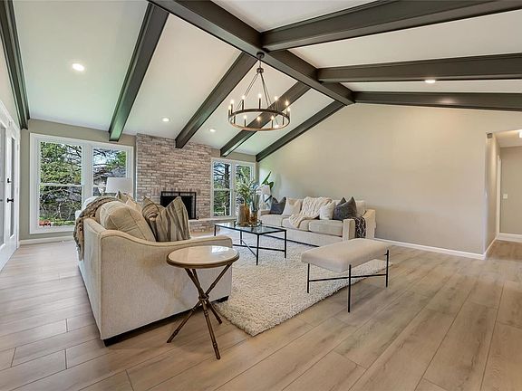 4th image of 1623 Sunny Wind Ct