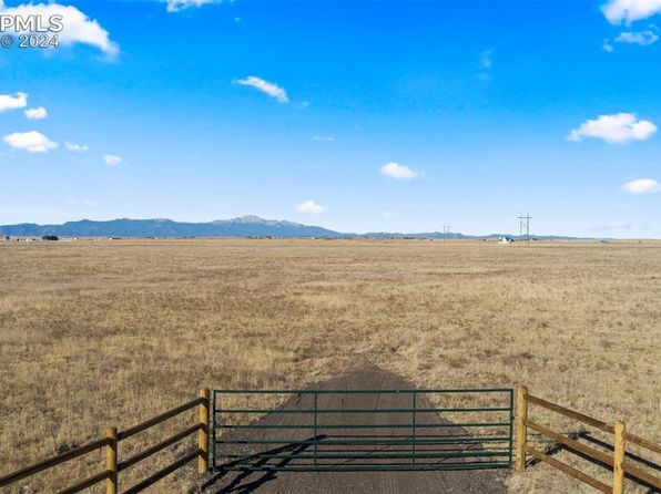 2 N Log Rd, Calhan, CO 80808