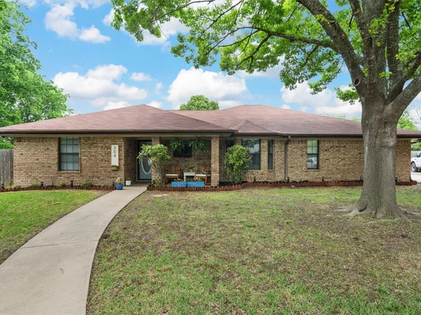 204 Crescent Dr, Hewitt, TX 76643