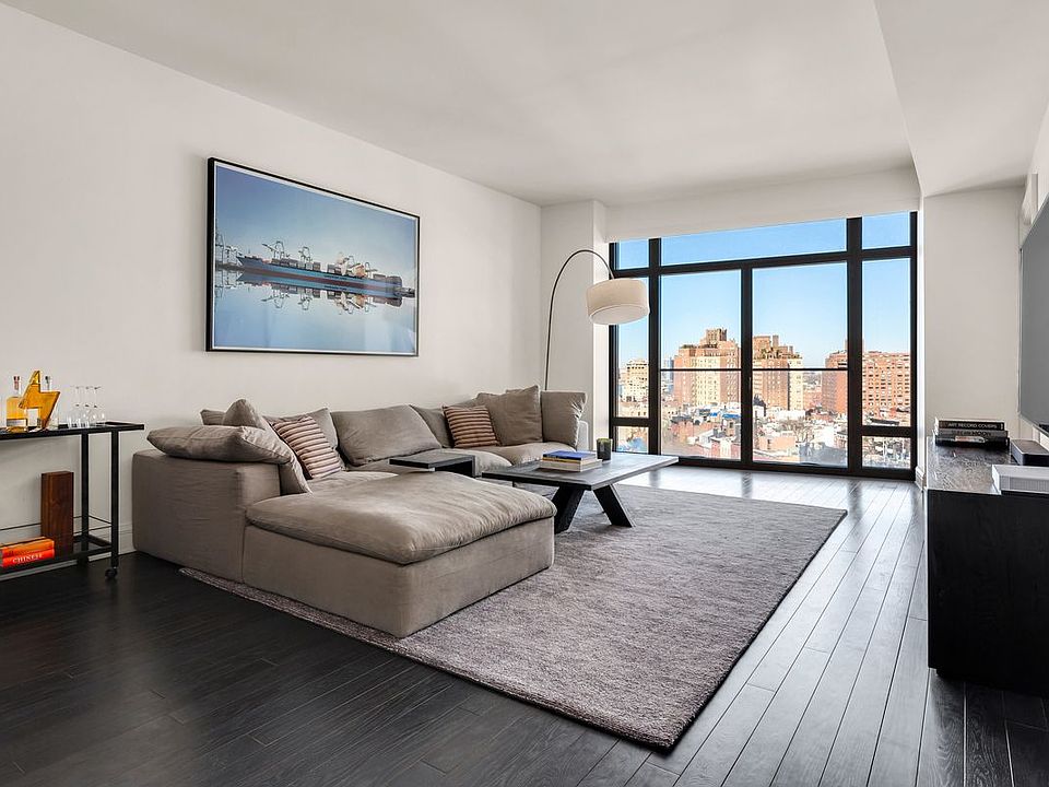 1st image of 155 W 11th St #11D