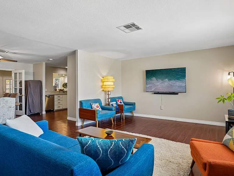 43435 Illinois Ave — Photo 5