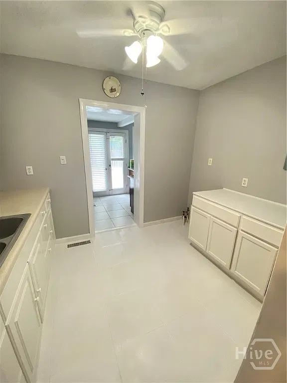 4 bed, 3.0 bath, 1197 sqft, $2,025 — Photo 4