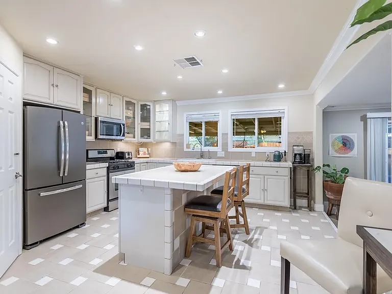 2053 Wilder Dr — Photo 4