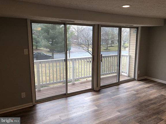 2nd image of 122 Kenwood Dr