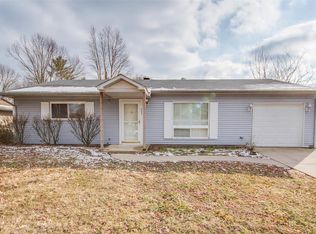 602 Saint Anthony Dr, Godfrey, IL 62035