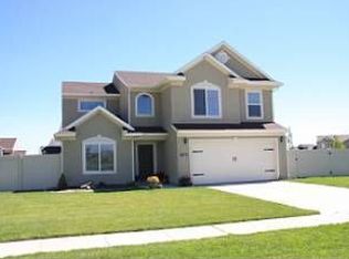 1673 Country Bend Rd, Farmington, UT 84025