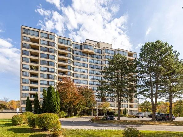 3 Towering Heights Blvd APT 804, Saint Catharines, ON L2T 4A4