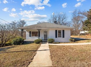 1413 Longhurst St, Roxboro, NC 27573