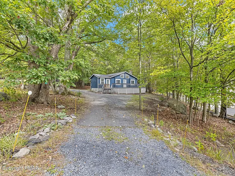 NICE level Property WITH IN/OUT DRIVEWAY