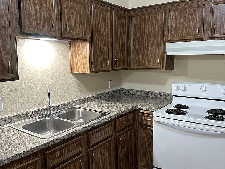 3467 N Marks Ave #102 — Photo 8