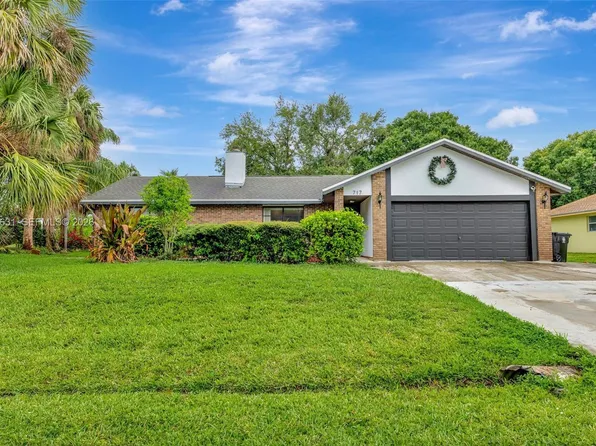 717 SW Aster Rd, Port Saint Lucie, FL 34953