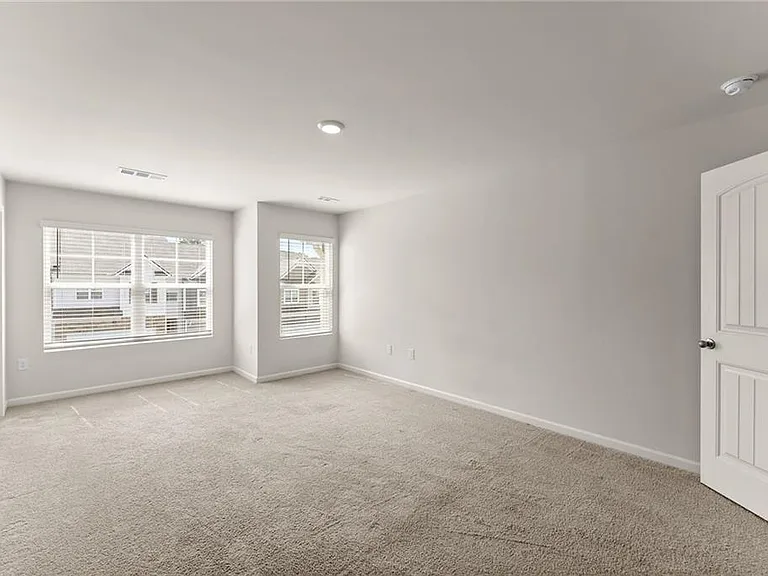 300 Stoneybrook Dr — Photo 18