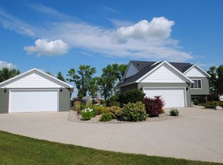 5622 32nd St S, Frontier, ND 58104