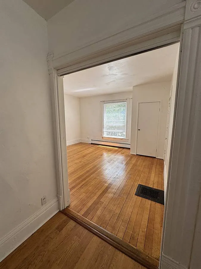2 bed, 1000 sqft, $1,490 — Photo 1