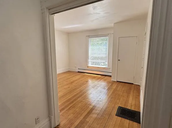 1034 E Johnson St APT 1, Madison, WI 53703