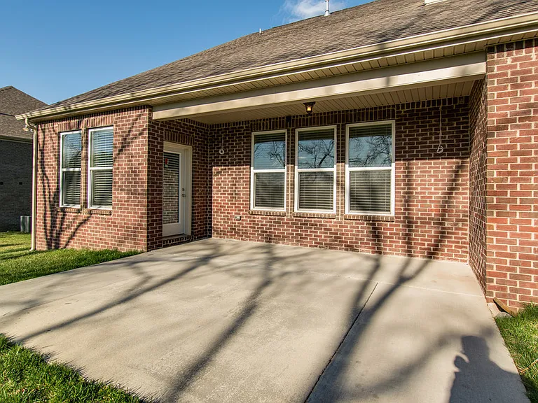 1205 Cressy Ln — Photo 24
