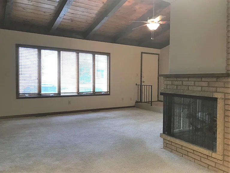 408 Holly Ln — Photo 27