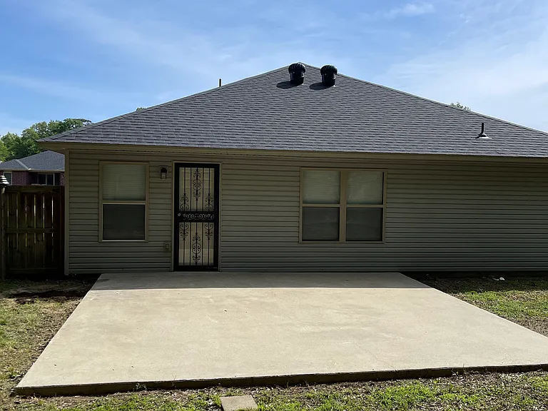 73 Angel Ct — Photo 3