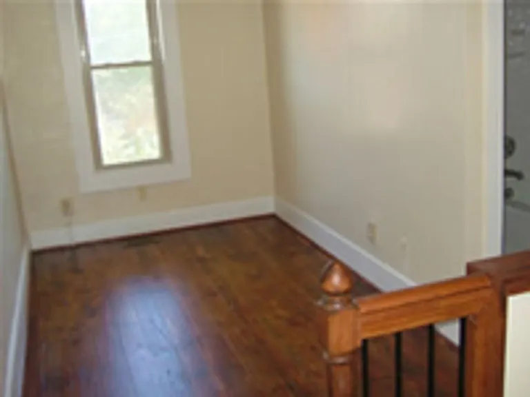 664 Kerr St — Photo 11