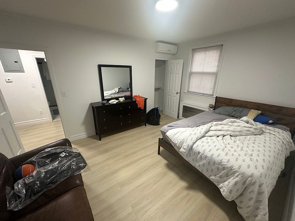 1st image of 50-09 190th St #1