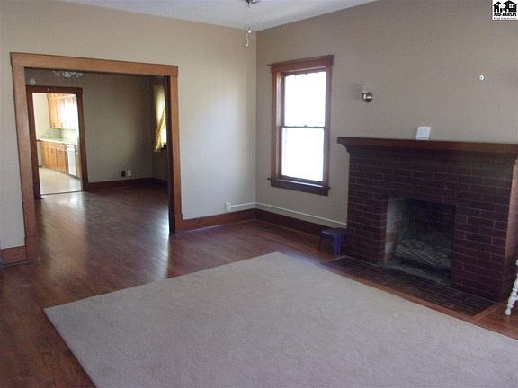2nd image of 21 E 14th Ave