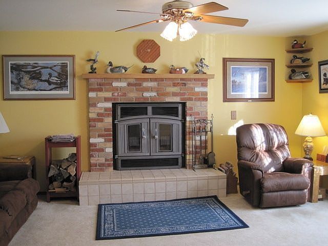 2nd image of 905 N 14th E