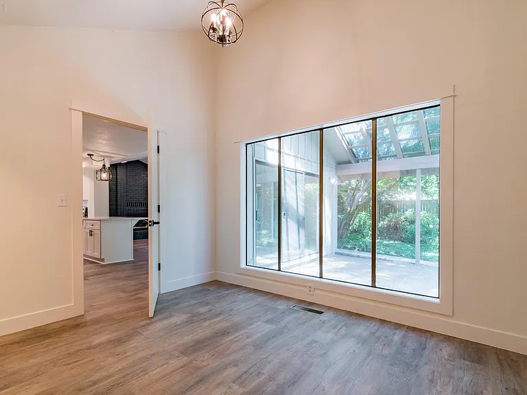 2095 Norwood St — Photo 29