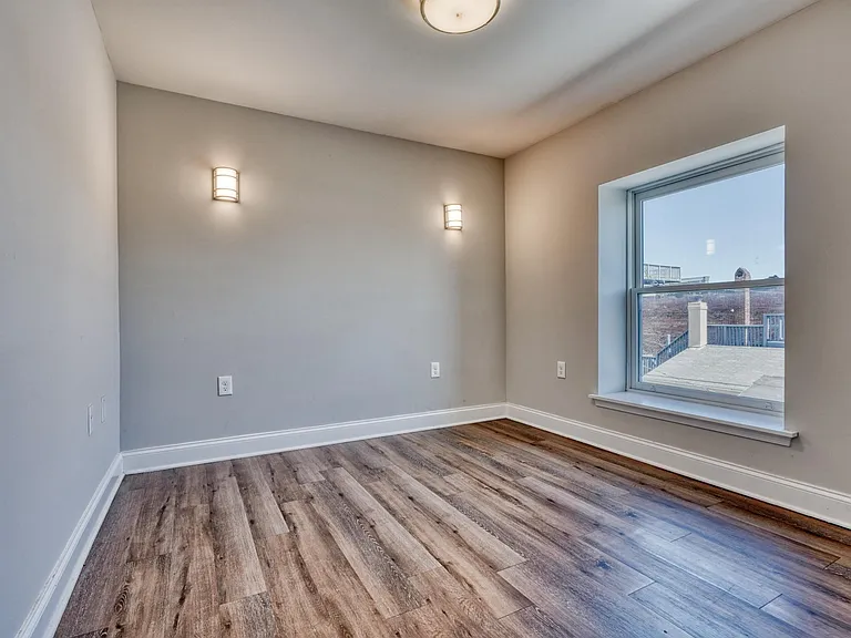 1728 Eastern Ave #12 — Photo 7