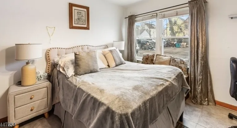 526 Jackson Ave #1 — Photo 9
