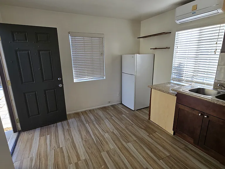 629 S Meridian Ave #C — Photo 4