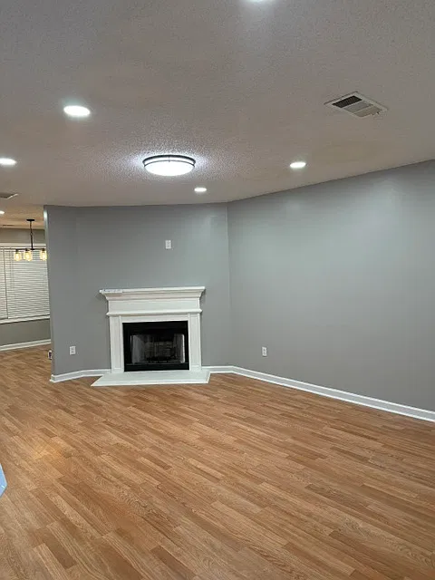 3 bed, 2.5 bath, 1544 sqft, $2,100 — Photo 2