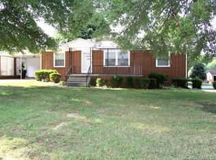 1500 Debbie St, Kannapolis, NC 28083