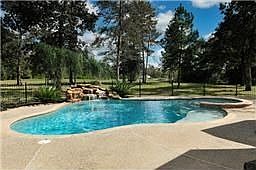 5th image of 8974 Stone Oak Dr