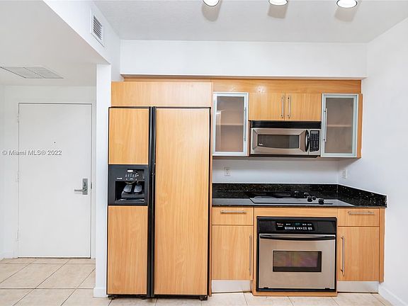 5th image of 335 Biscayne Blvd #1204