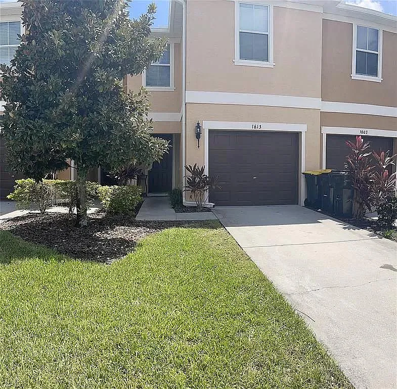 1613 Chelsea Dr — Photo 1
