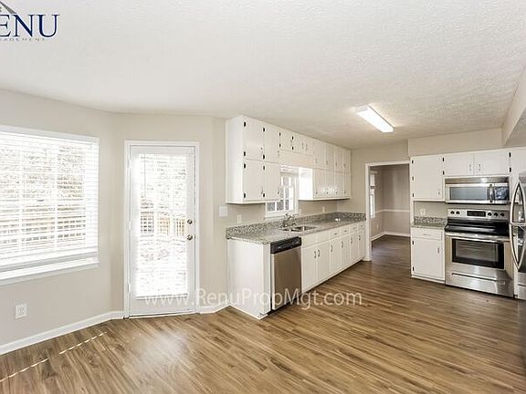 3rd image of 185 Madison Pl