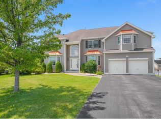 36 Thames Rd, Poughkeepsie, NY 12603
