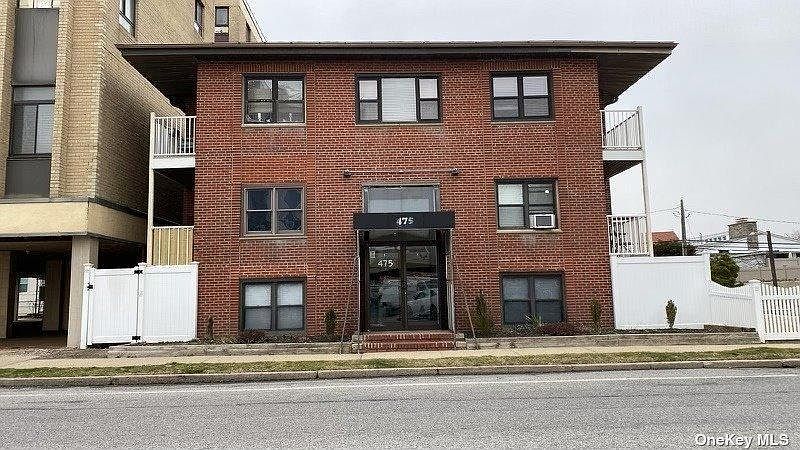 1st image of 475 W Broadway APT A4
