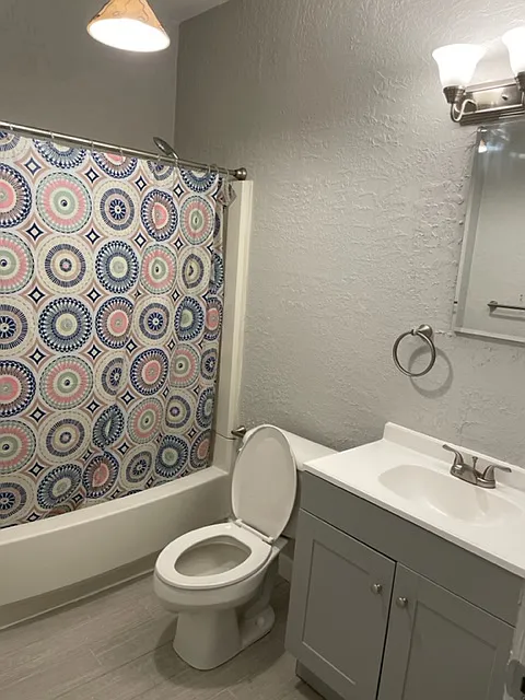1002 W Russell St — Photo 3