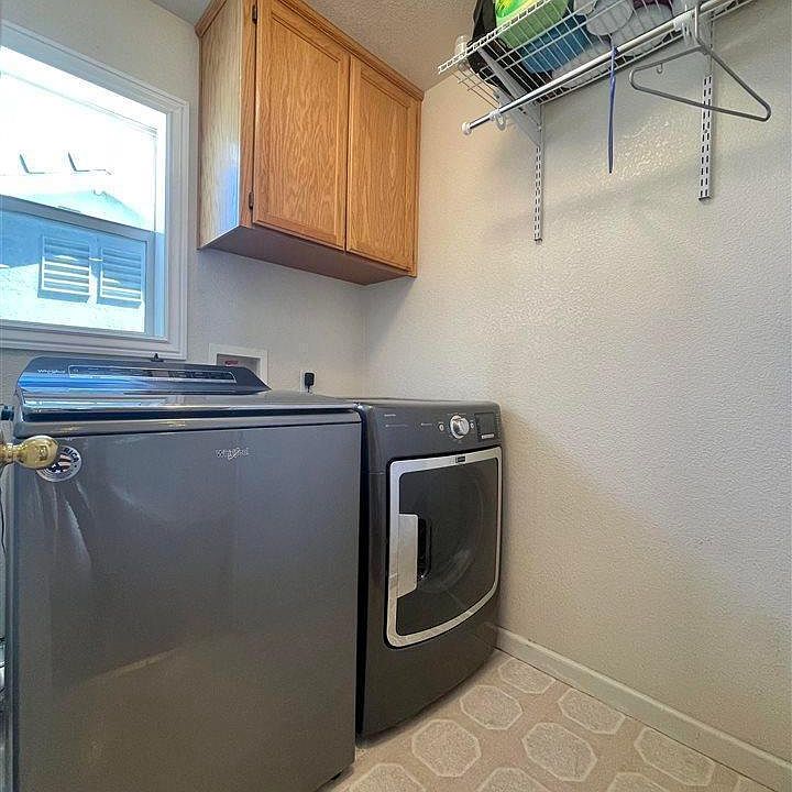 1st image of 2589 Gaines Ct