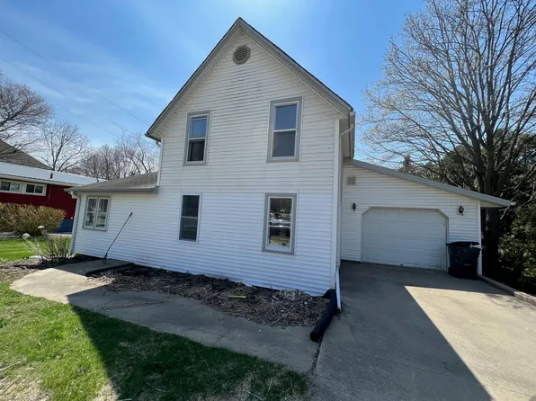 160 E Military Rd, Postville, IA 52162