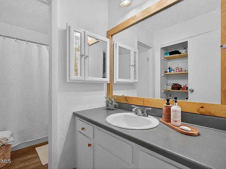 25 Westchester Dr — Photo 15