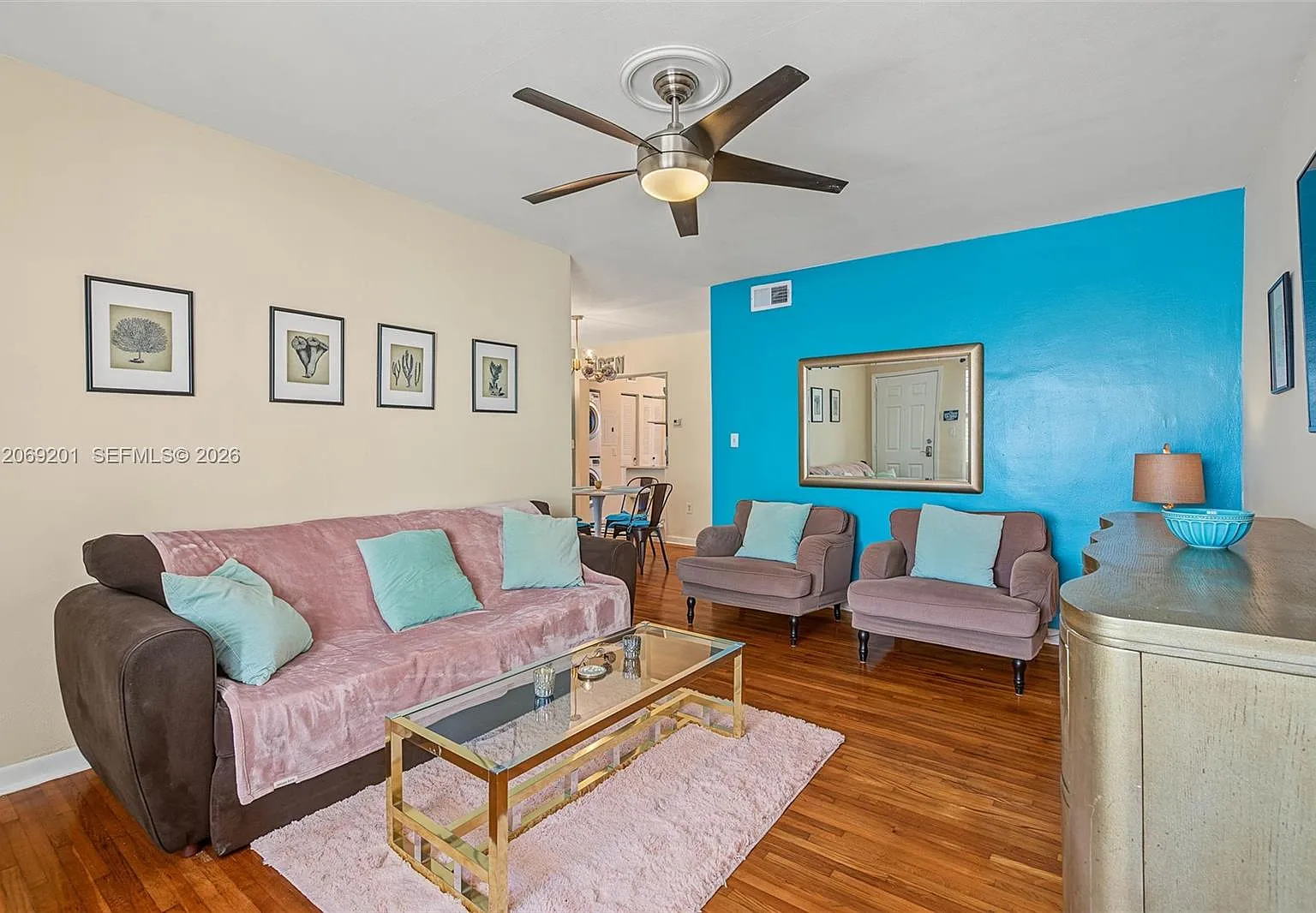 Jefferson Court Condo — Photo 1