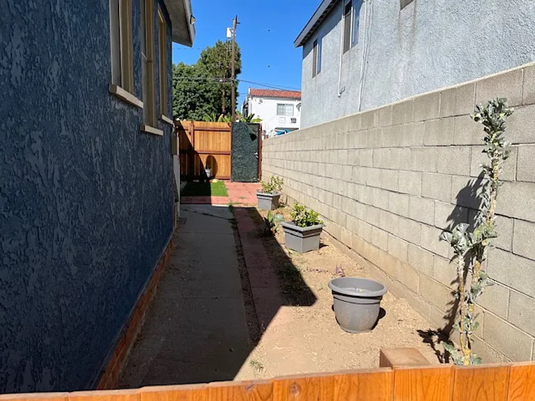 792 Termino Ave #B — Photo 9
