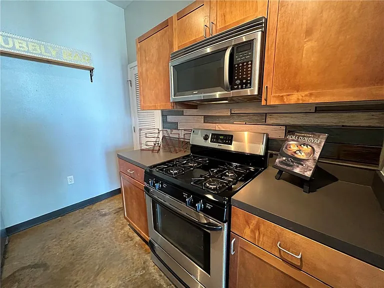 2401 E 6th St #3044 — Photo 9