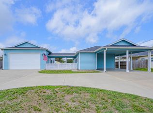 1011 S Church St, Rockport, TX 78382