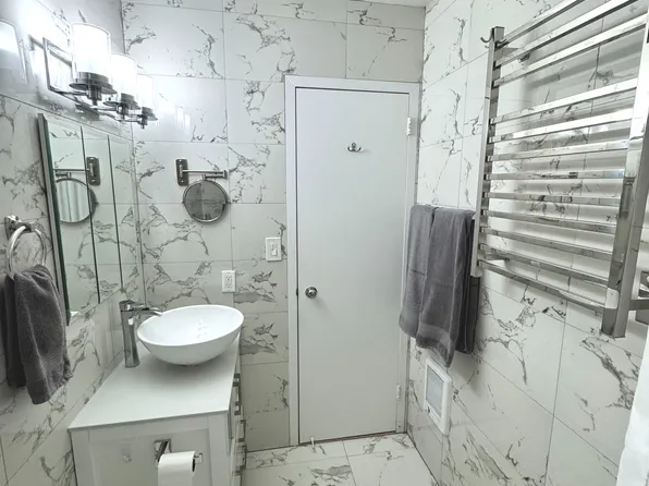 25-40 Shore Boulevard image 17 of 30